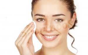 استفاده از پاک کننده های طبیعی برای آرایش صورت