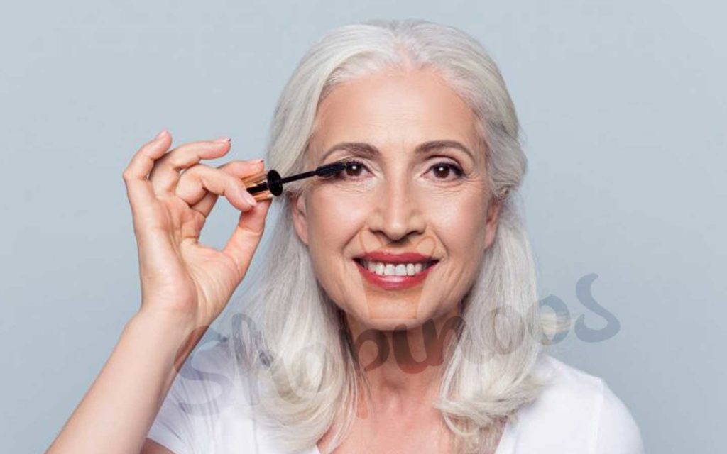آرایش مناسب افراد مسن | آرایش صورت | آرایش لایت | انتخاب کرم پودر | آرایش مناسب